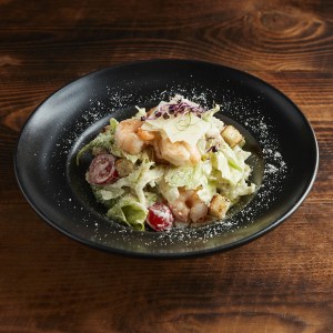 Cézár saláta pirított rákkal 